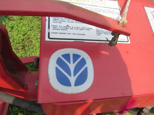 NH 163 Hydraulic-Fold Tedder