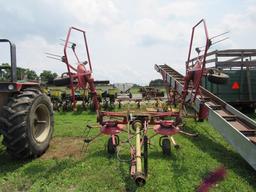 NH 163 Hydraulic-Fold Tedder