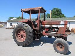 IH 1066 2WD Tractor w/4Post Canopy