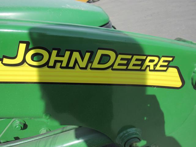 JD 3320 w/JD 300CX Ldr, ROPS, 4WD, 1629 Hrs.