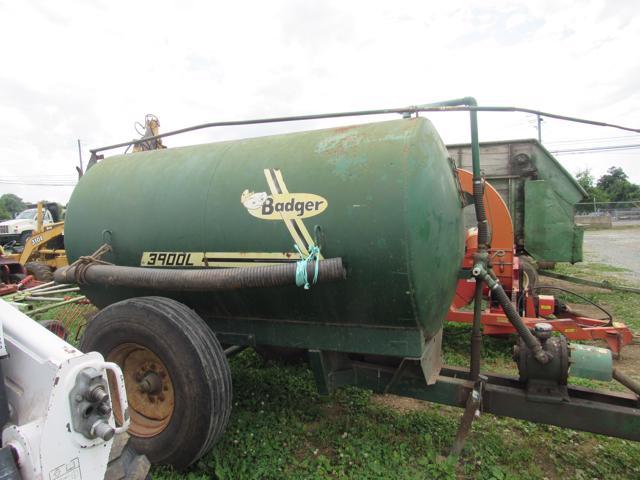 Badger 1000 Vacuum Tank Manure Spreader