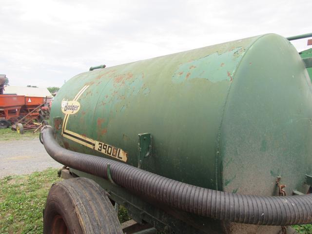 Badger 1000 Vacuum Tank Manure Spreader