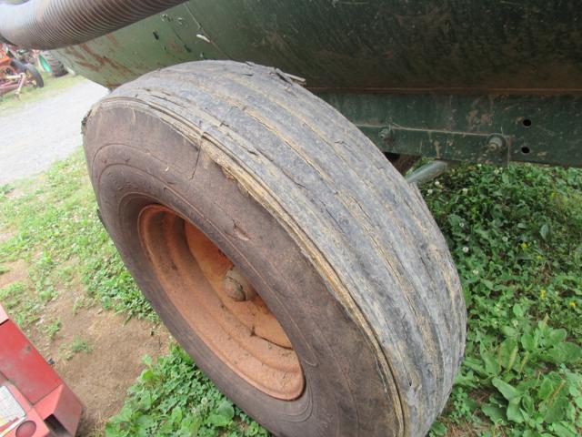 Badger 1000 Vacuum Tank Manure Spreader