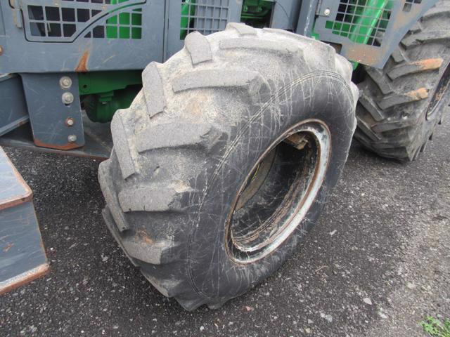 JD 5100M Tractor w/Forestry Package, 4WD, 2163 Hrs