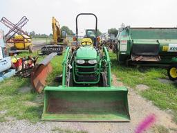 JD 2520 Dsl, 4x4, 62" Deck, 1325 Hrs & H130 Loader