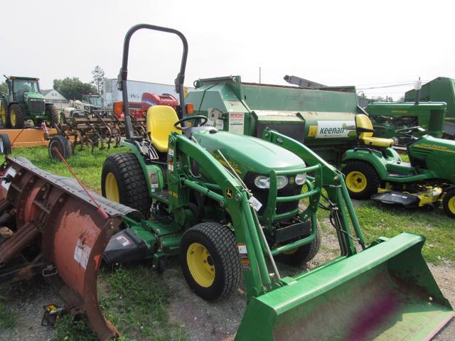 JD 2520 Dsl, 4x4, 62" Deck, 1325 Hrs & H130 Loader