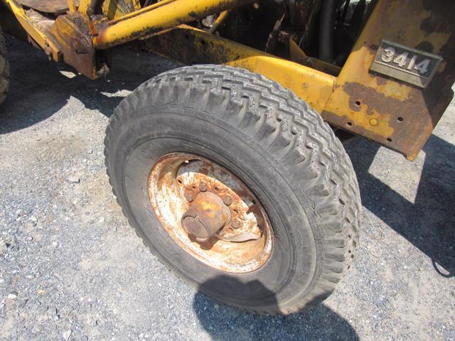 IH 3414 Loader Tractor, 2WD, Gas (not running)