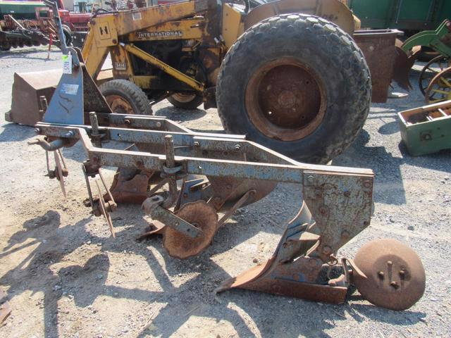 Ford 3B, 3Pt, 14" Plow