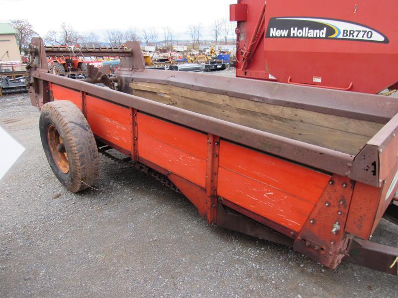 New Idea 214 PTO Drive Manure Spreader