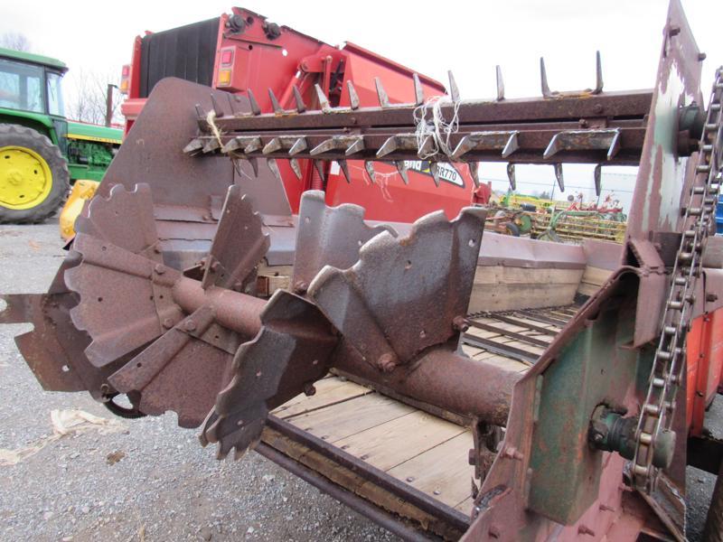 New Idea 214 PTO Drive Manure Spreader