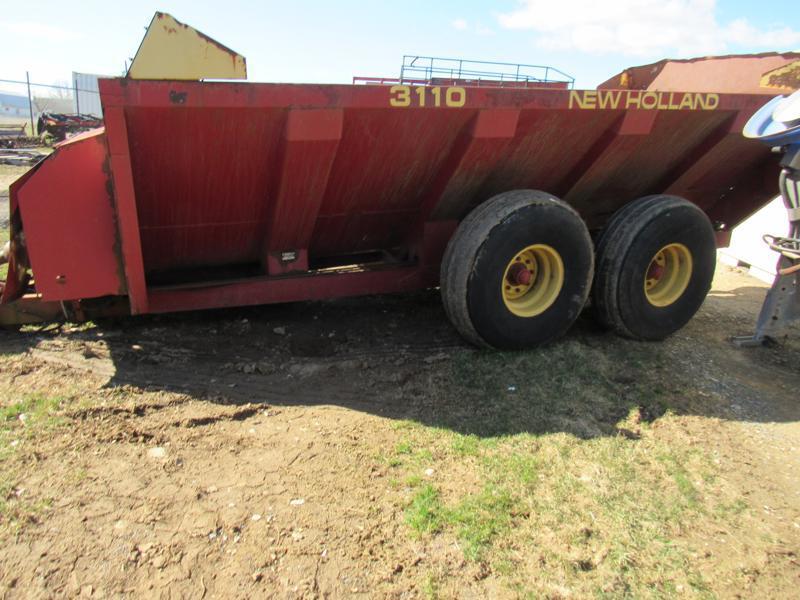 NH 3110 Manure Spreader