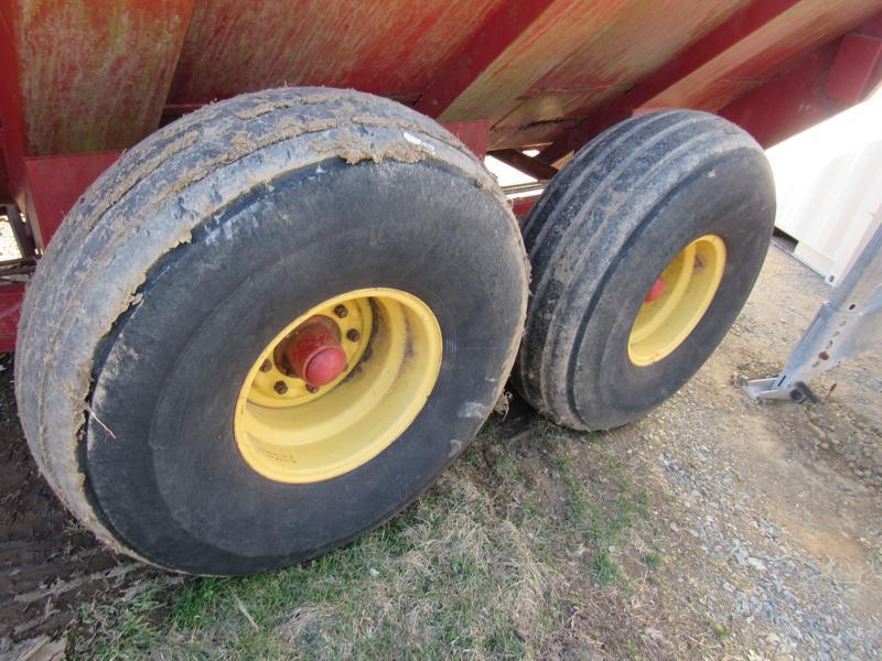NH 3110 Manure Spreader