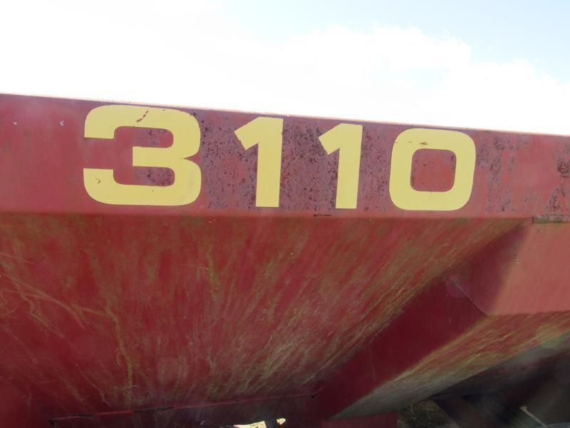 NH 3110 Manure Spreader