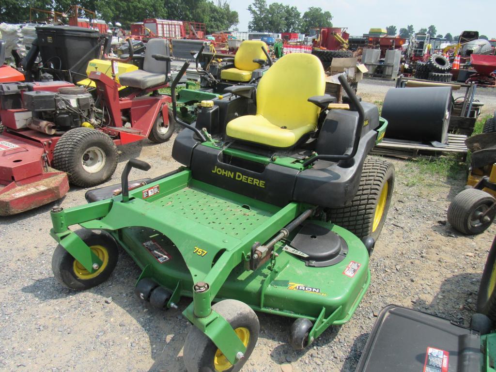 JD 757 Riding Mower w/ 60" Deck