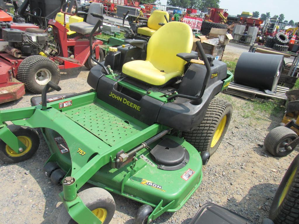 JD 757 Riding Mower w/ 60" Deck