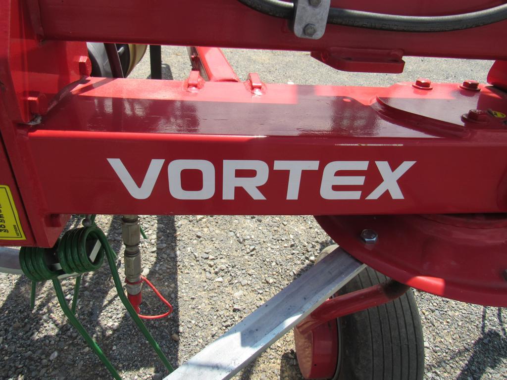 New Farm King G4V-520 PTH 17' Tedder