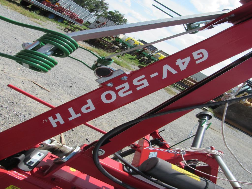 New Farm King G4V-520 PTH 17' Tedder