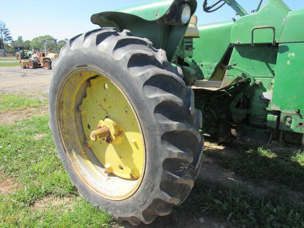 JD 3010 Tractor (not running)