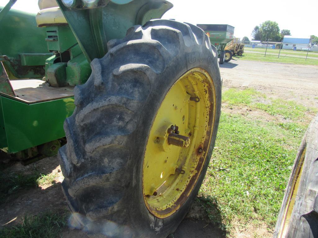 JD 3010 Tractor (not running)