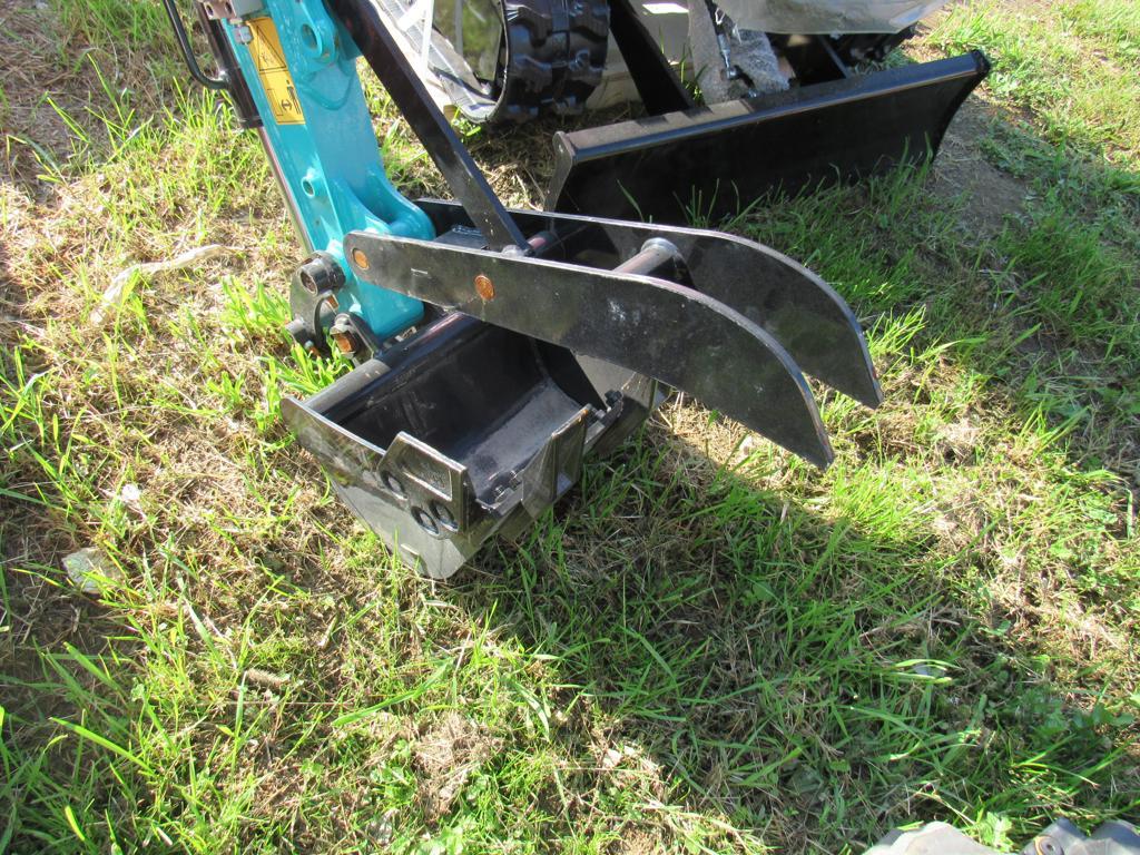 AGROTK QH12 Mini Excavator w/Thumb & Canopy (New)