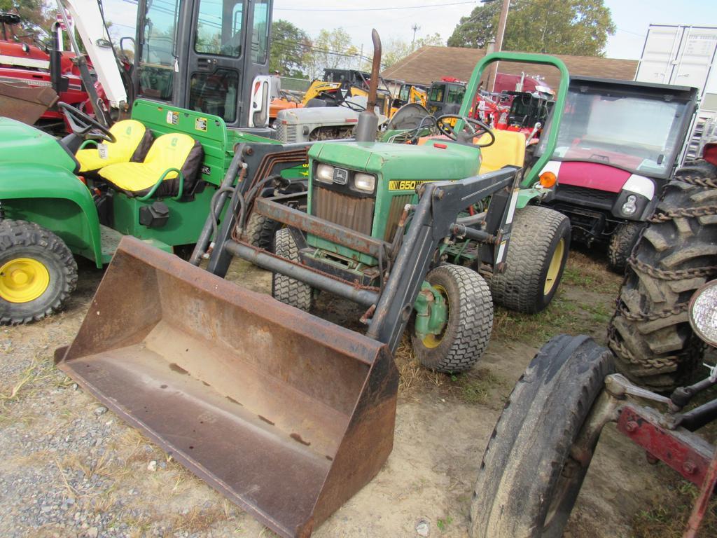 JD 650 Tractor, 4x4, ROPS, Ldr