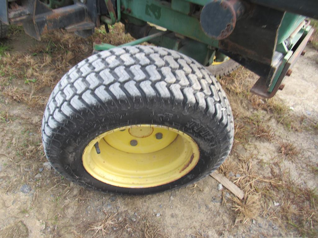 JD 650 Tractor, 4x4, ROPS, Ldr