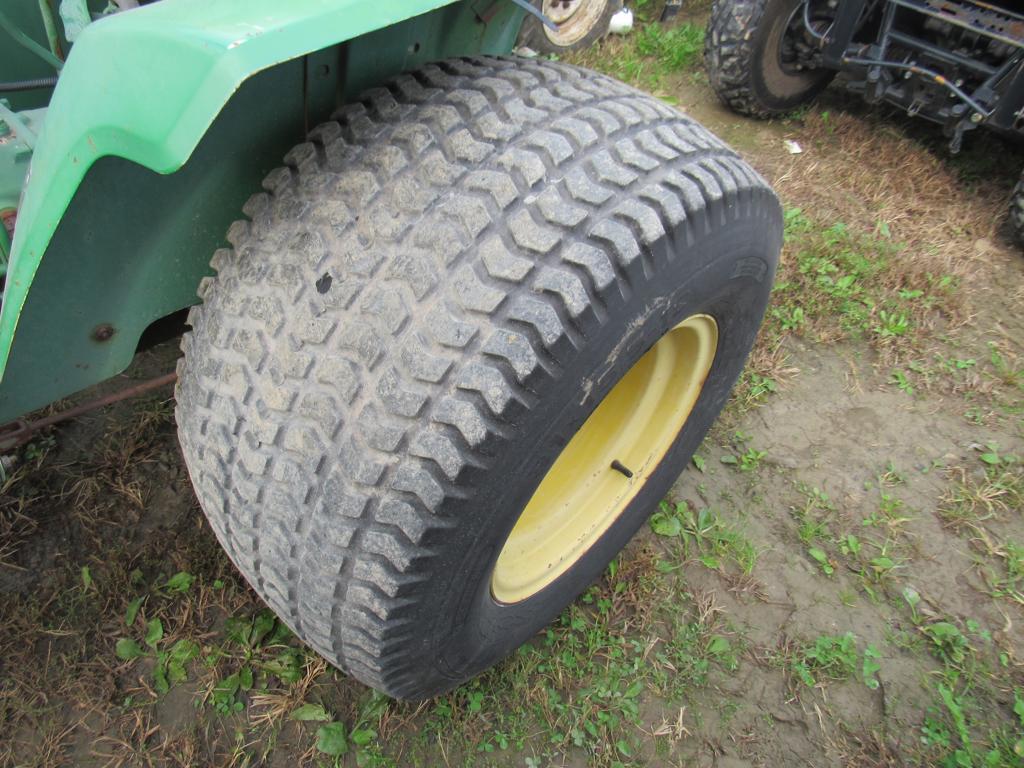 JD 650 Tractor, 4x4, ROPS, Ldr