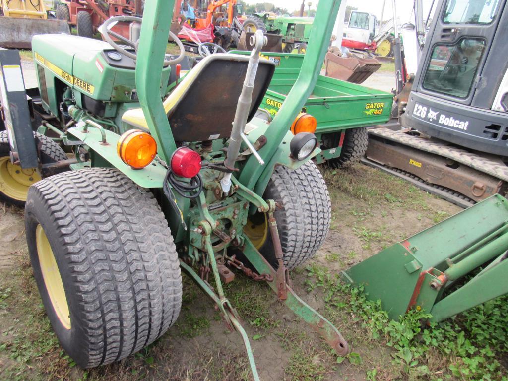 JD 650 Tractor, 4x4, ROPS, Ldr