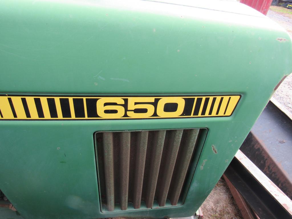 JD 650 Tractor, 4x4, ROPS, Ldr