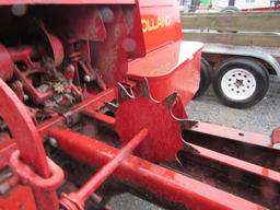 NH 276 Square Baler w/Thrower