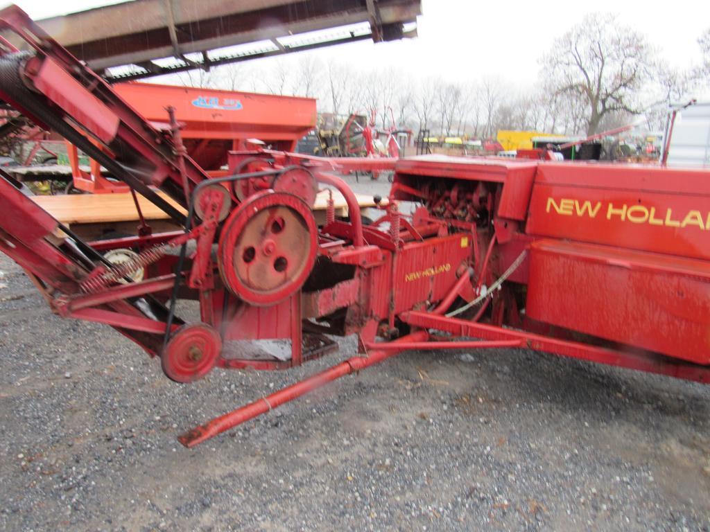 NH 276 Square Baler w/Thrower