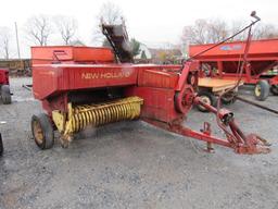 NH 276 Square Baler w/Thrower