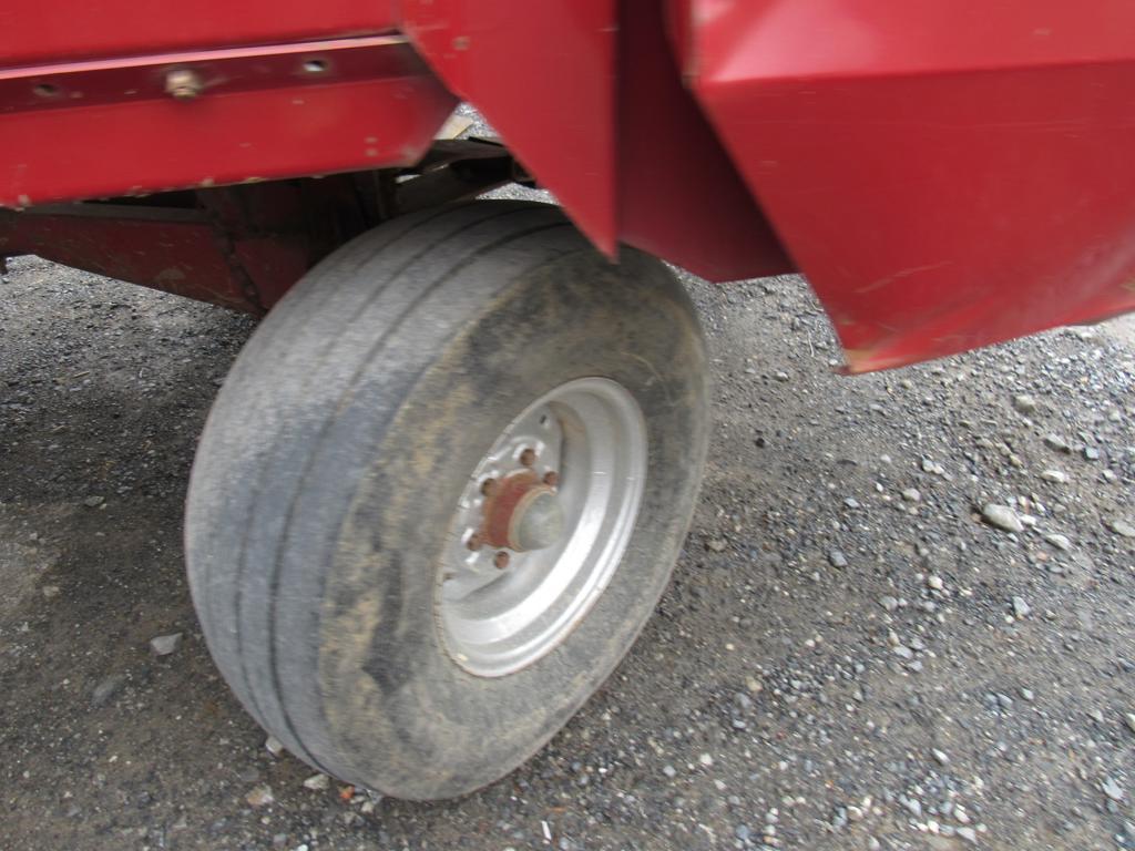 Miller Pro 5100 Silage Wagon
