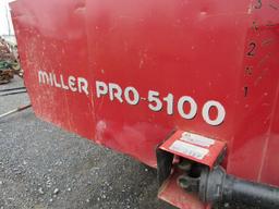Miller Pro 5100 Silage Wagon