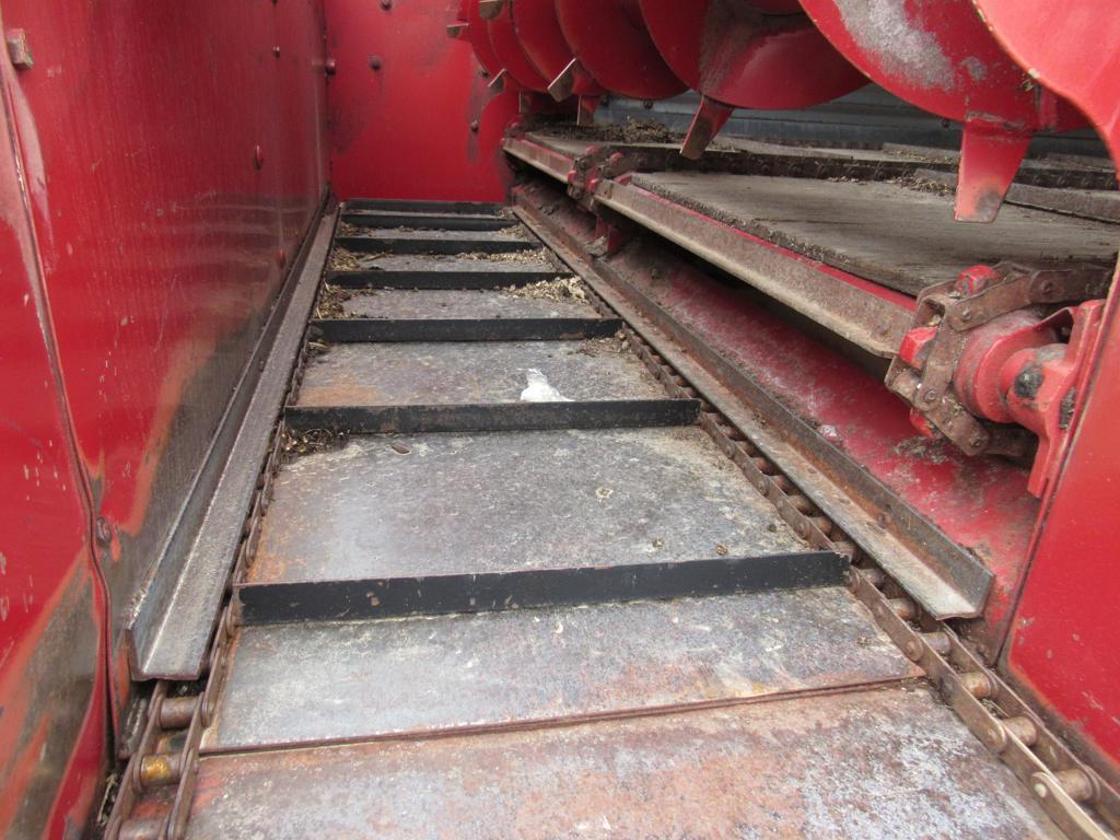 Miller Pro 5100 Silage Wagon