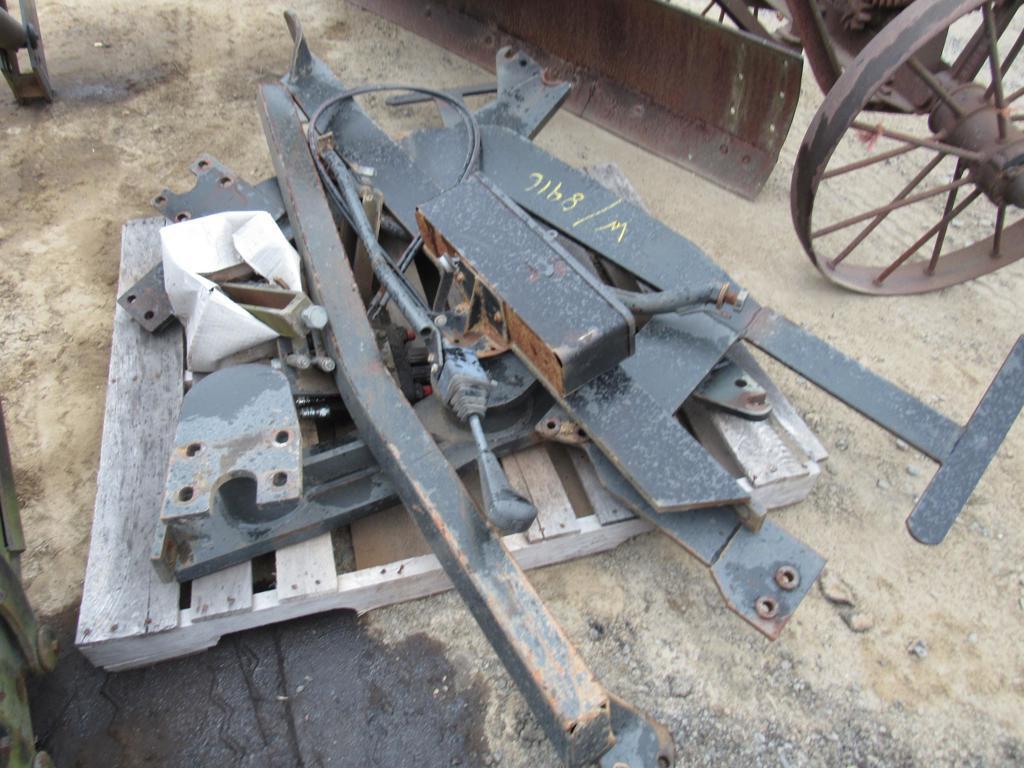 Alo Quicke 415 Loader w/ Bracket