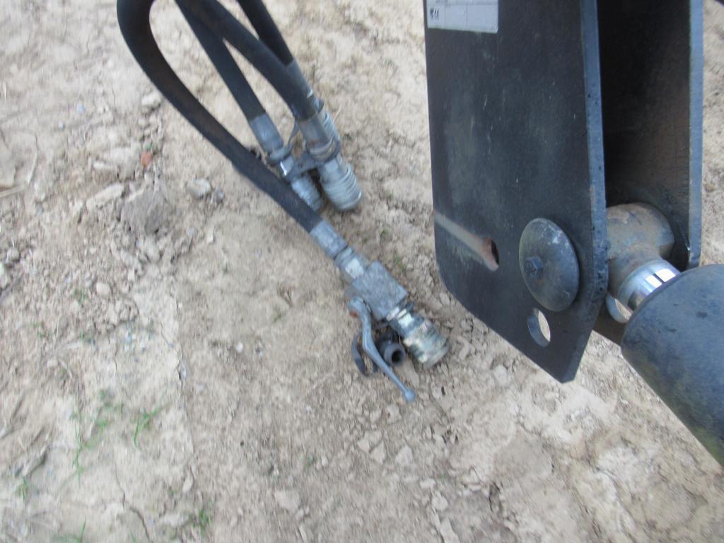 Alo Quicke 415 Loader w/ Bracket