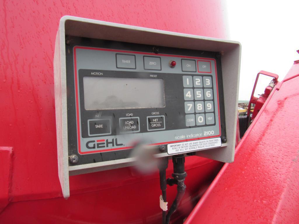 Gehl 125 Grinder Mixer