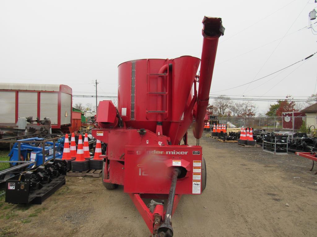 Gehl 125 Grinder Mixer