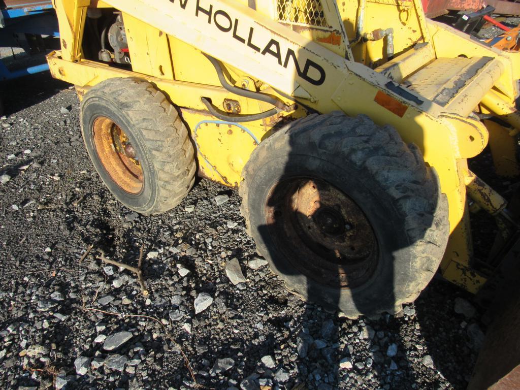 NH L779 Skidloader