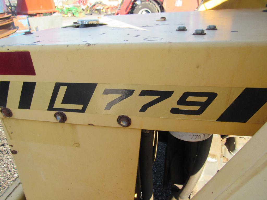 NH L779 Skidloader