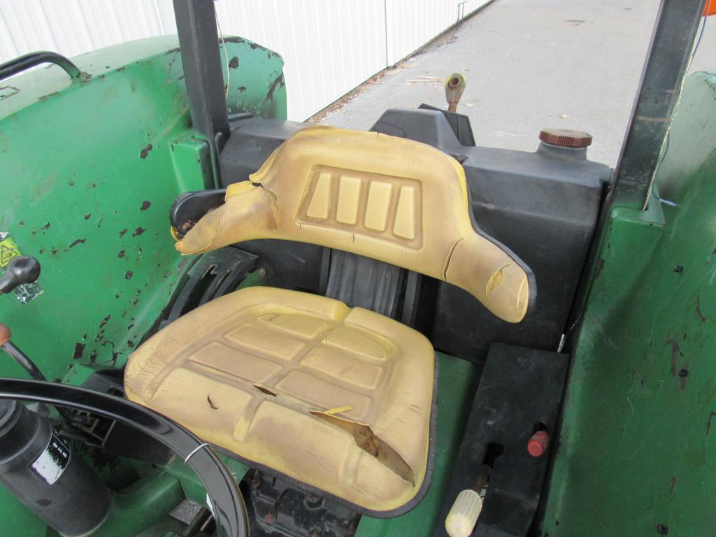 JD 5500 Tractor, 4x4, ROPS, Canopy