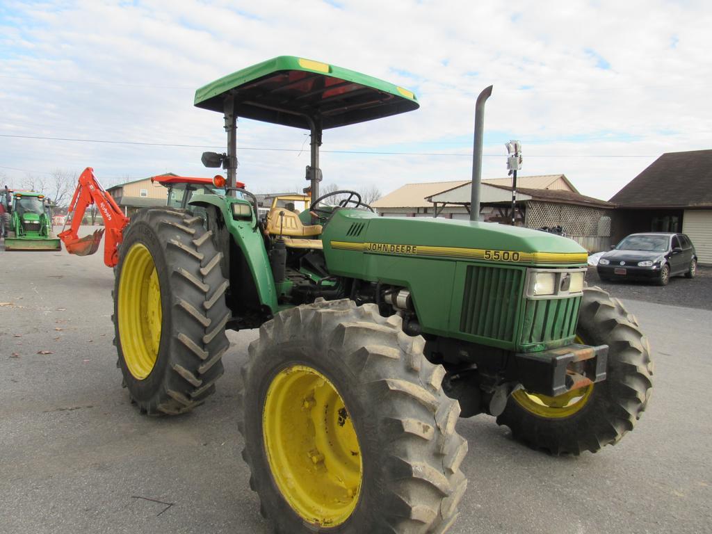 JD 5500 Tractor, 4x4, ROPS, Canopy