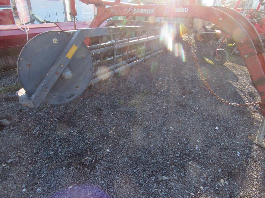 Hesston 3820 Hayrake