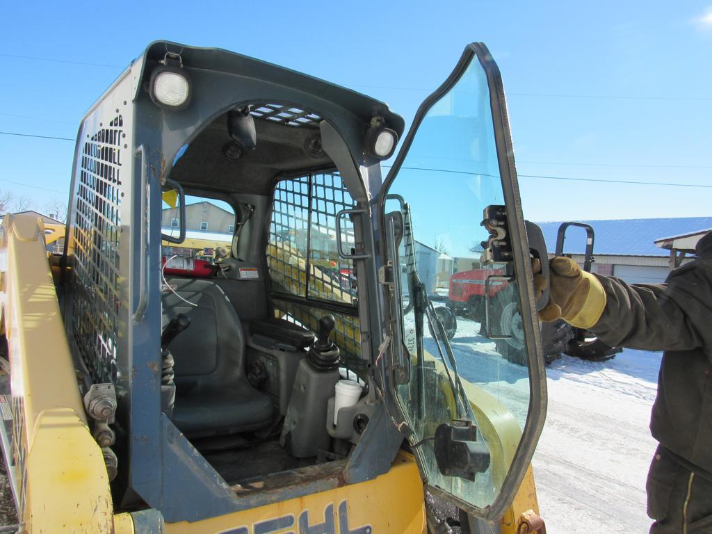 Gehl V330 Skid Loader 2 Speed