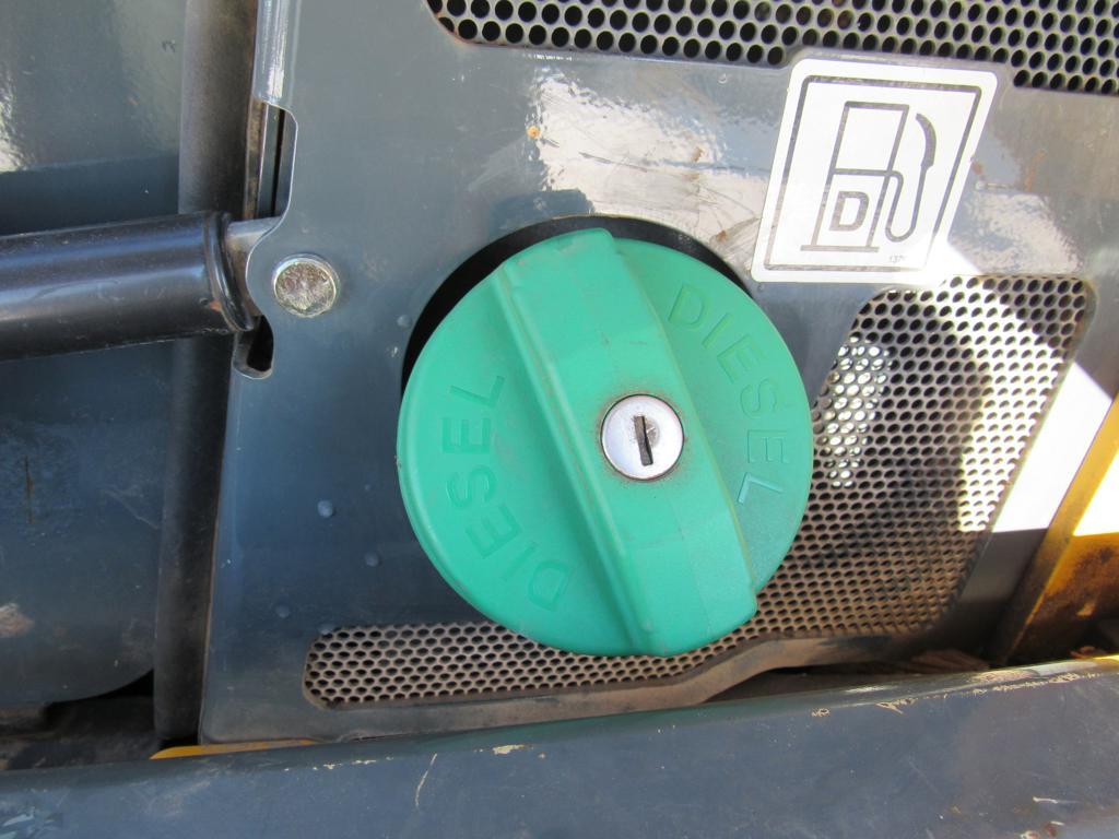 Gehl V330 Skid Loader 2 Speed