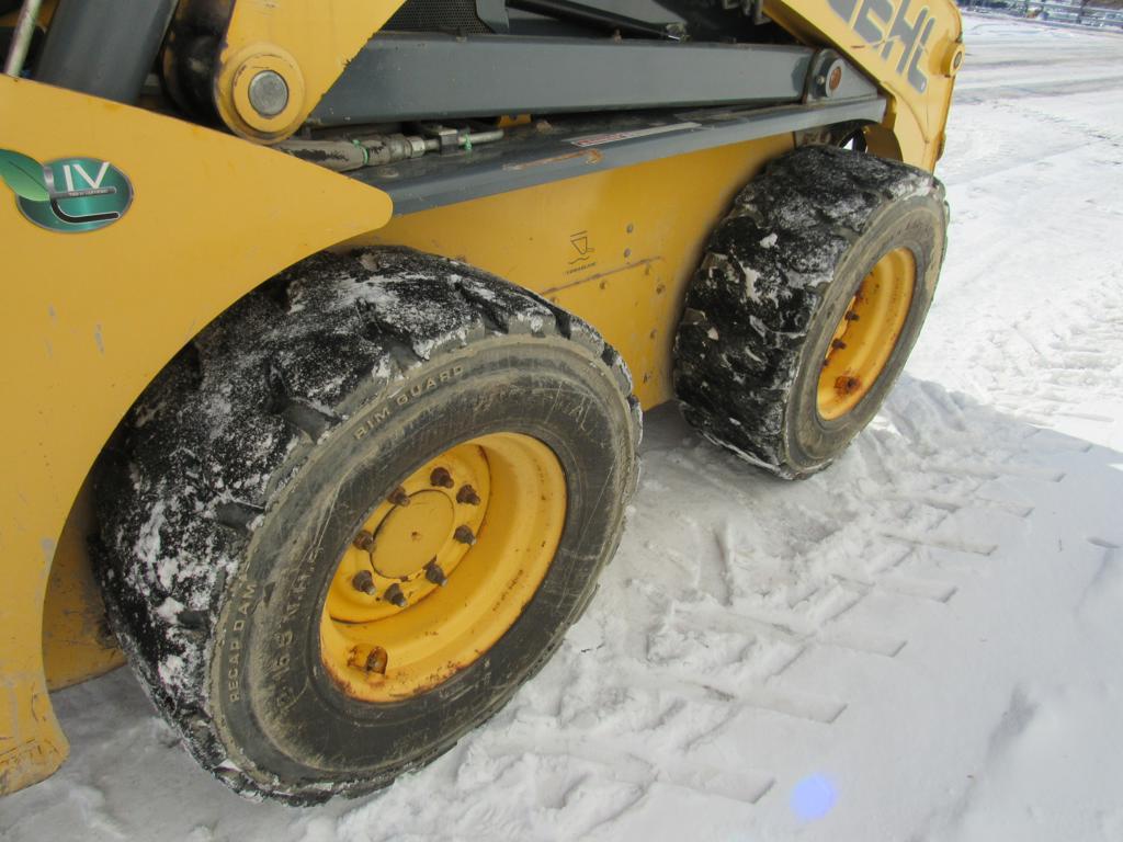 Gehl V330 Skid Loader 2 Speed