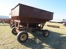 M&W 200B Gravity Wagon