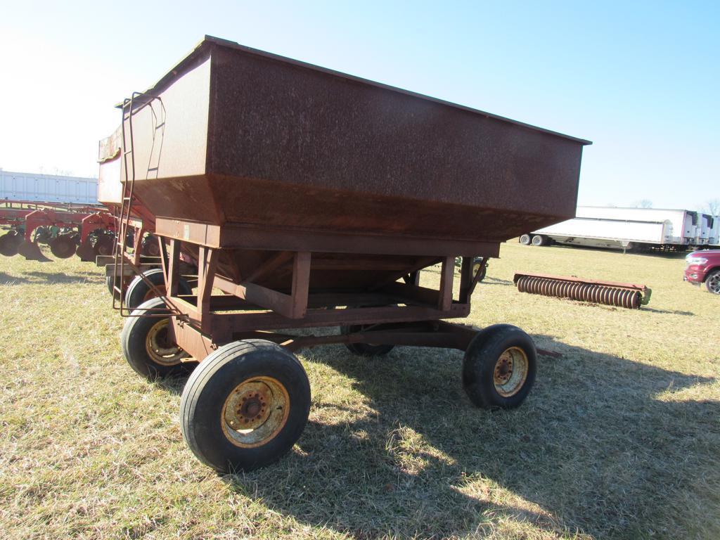 M&W 200B Gravity Wagon