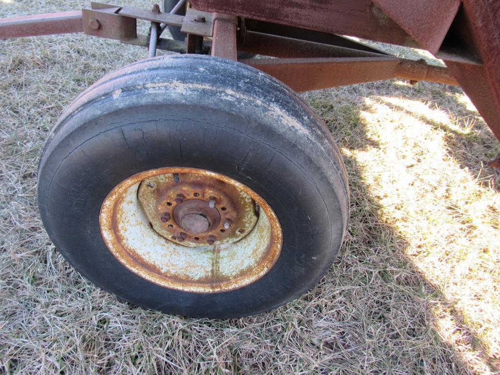 M&W 200B Gravity Wagon